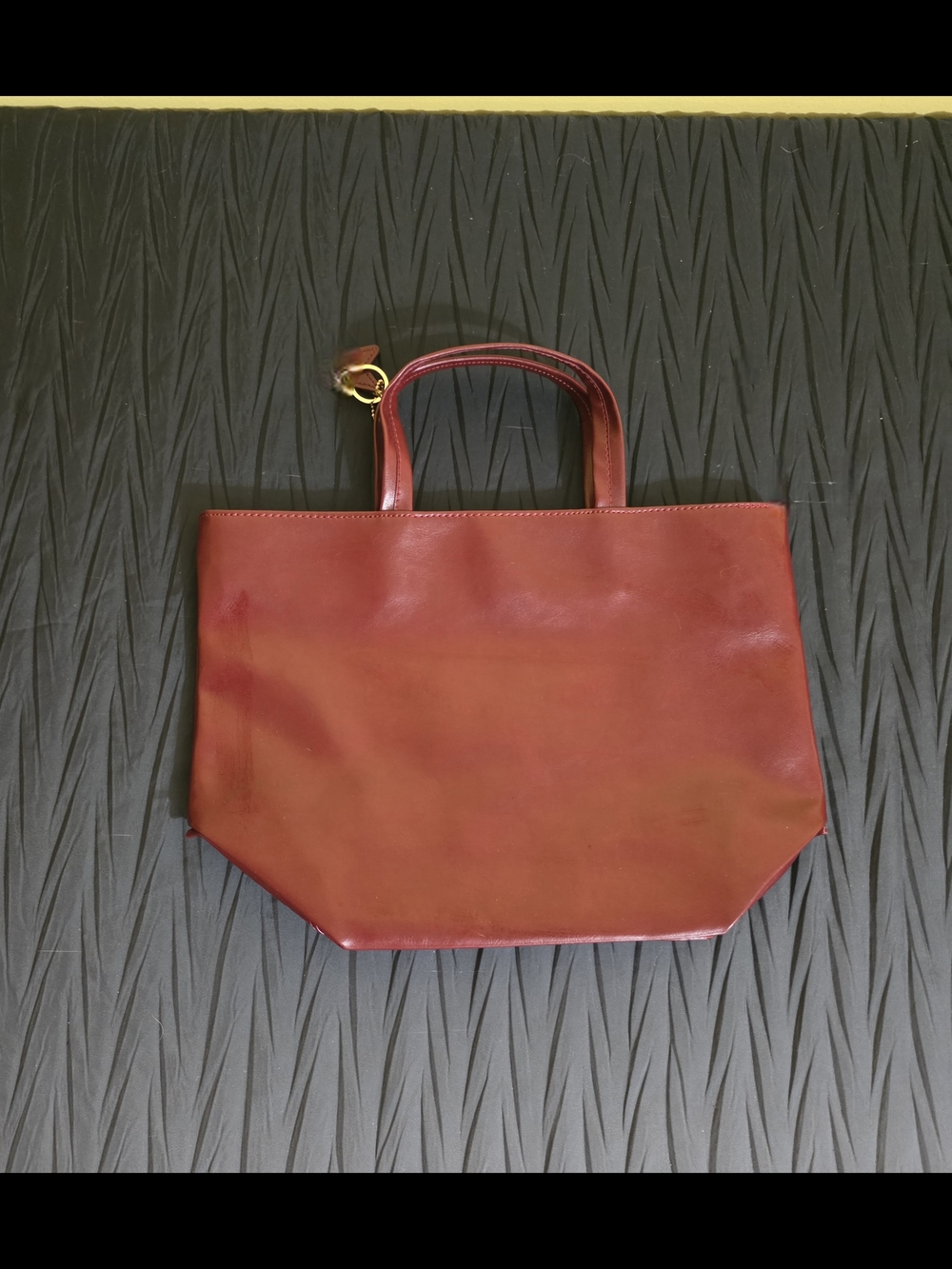 Estee Lauder Red Tote with Star Charm - Picture 3 of 10